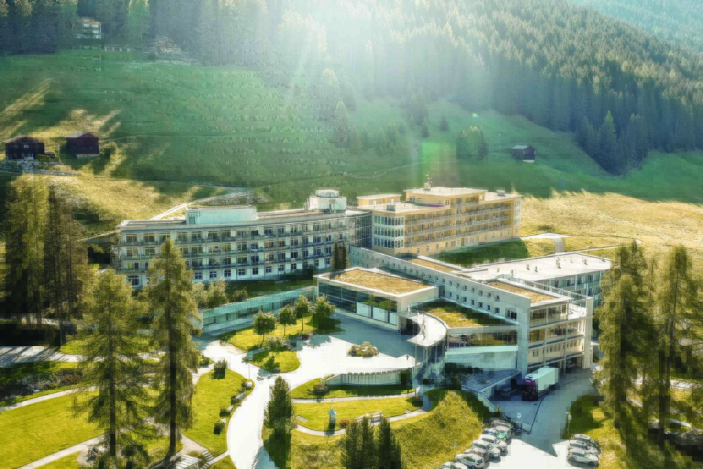 Drohnenaufnahme Rehaklinik Davos Clavadel