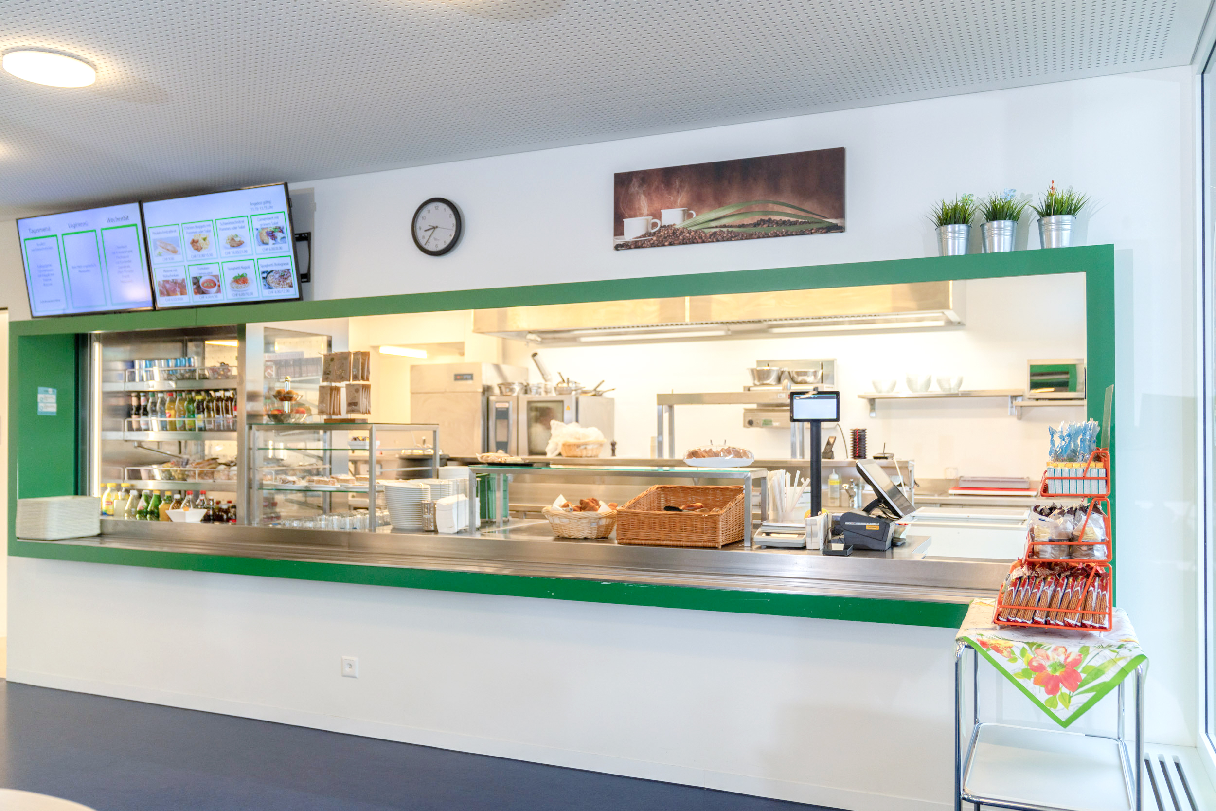 Cafeteria mit Selbstbedienungstheke