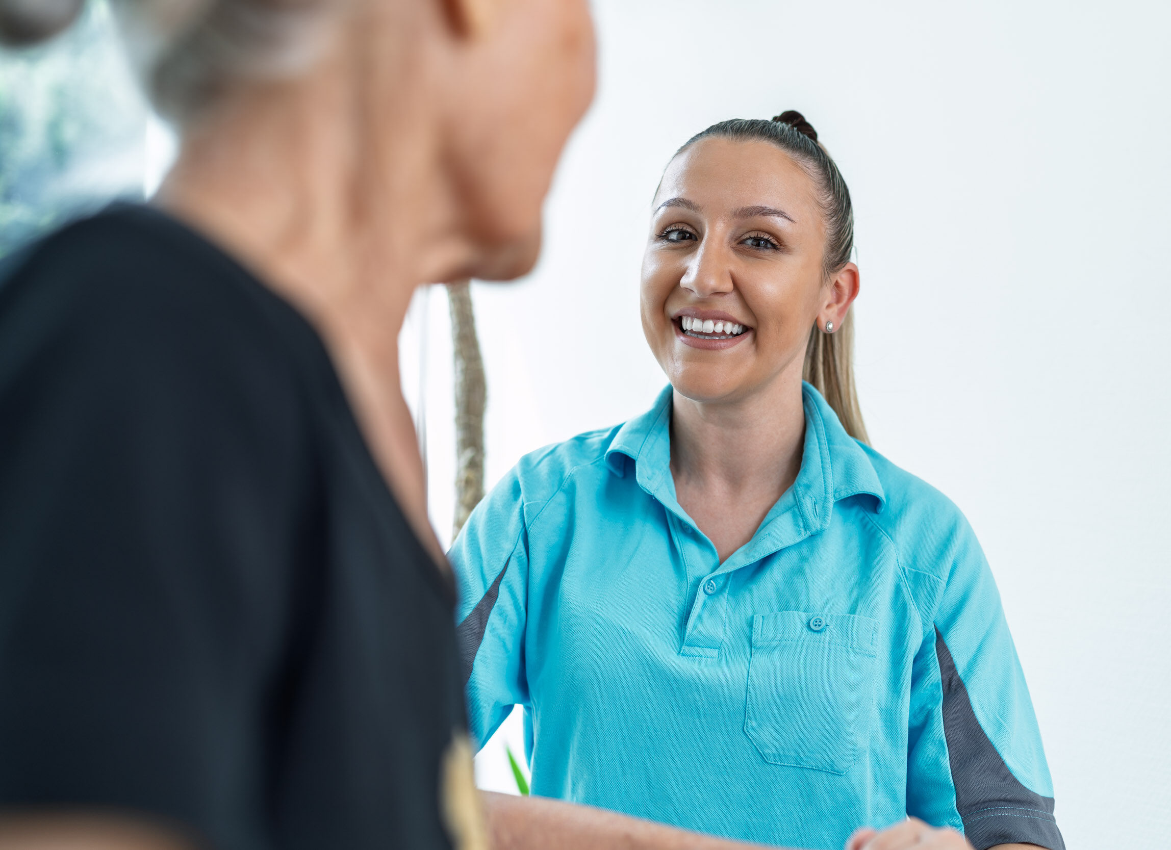 Pflegefachfrau mit Patientin