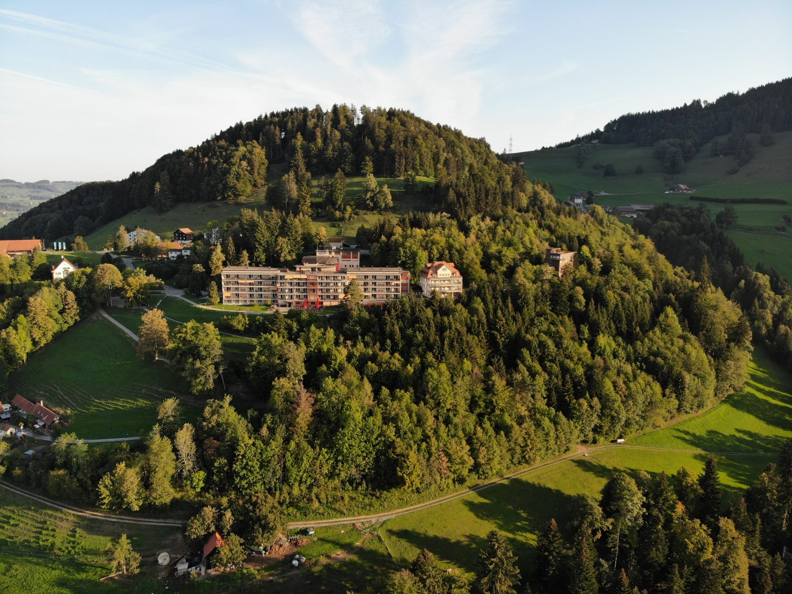 Drohnenaufnahme Rehaklinik Wald
