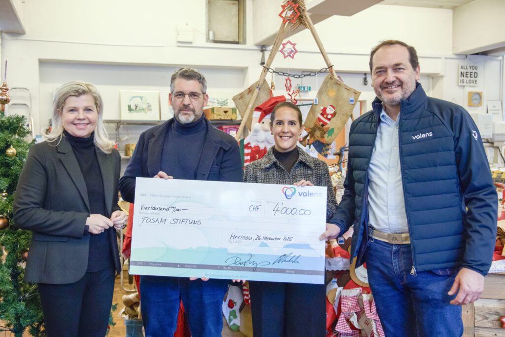 Spendenscheckübergabe an die Stiftung Tosam - Gruppenbild